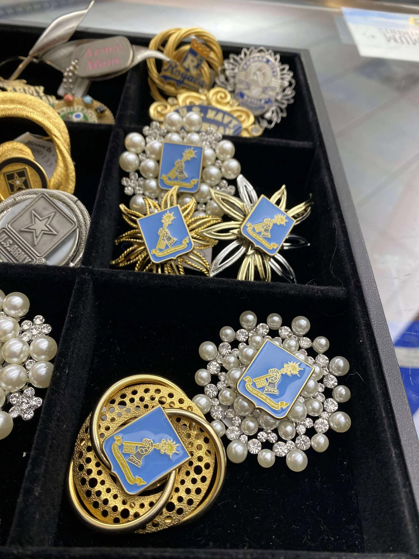 Brooches - SAMS